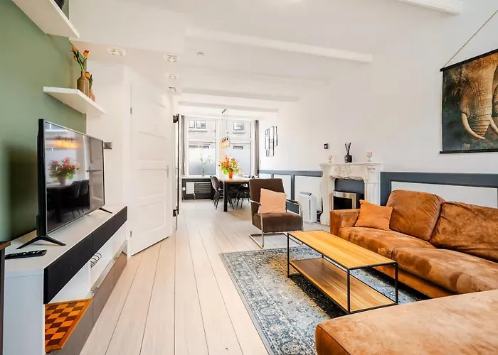 Large Family House Дом отдыха